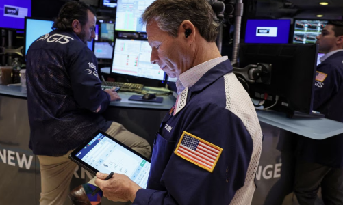 Chứng khoán Mỹ bán tháo vì lợi suất trái phiếu leo thang trở lại, giá dầu tăng 2%