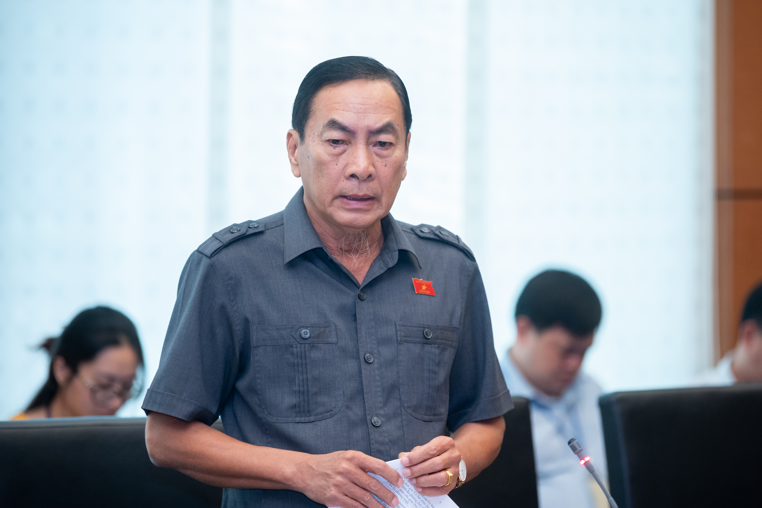 Đại biểu Phạm Văn Hòa bày tỏ băn khoăn liệu rằng đến hết năm 2024 dự án có hoàn thành hay không? 