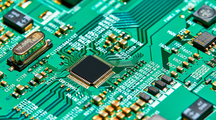 Nvidia và AMD để mắt đến thị trường chip PC do Intel thống trị