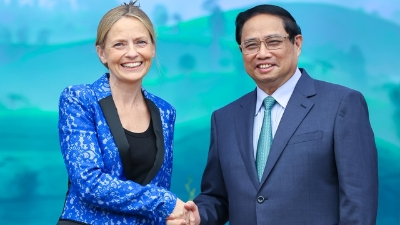 PM proposes that Amazon send more Vietnamese products out to the world