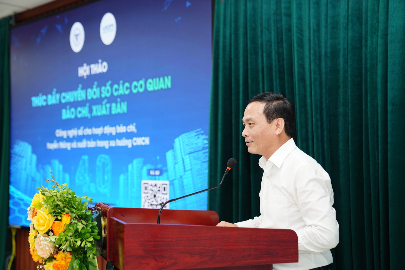 Ông Phạm Ngọc Linh, Phó Chủ tịch Liên hiệp Hội Việt Nam, phát biểu tại hội thảo.