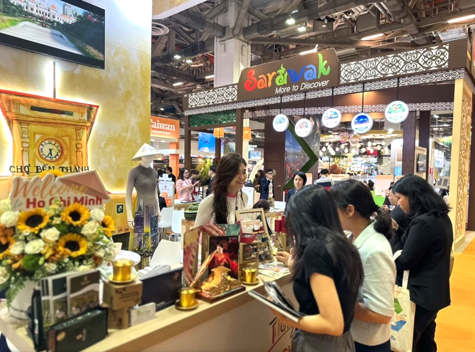 Quảng bá sản phẩm du lịch Việt tại Singapore.