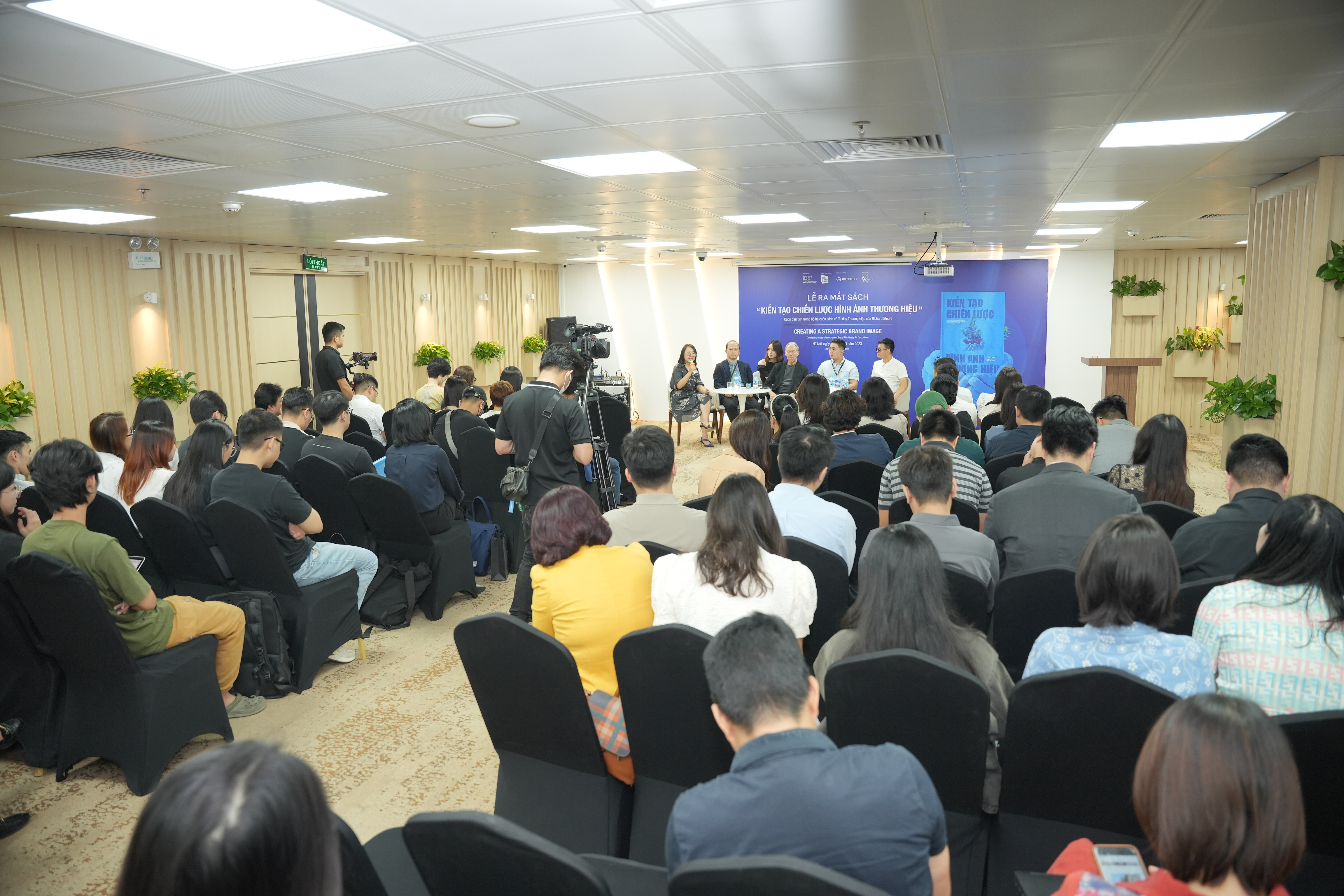 Sự kiện ra mắt cuốn sách "Kiến tạo chiến lược hình ảnh thương hiệu"  