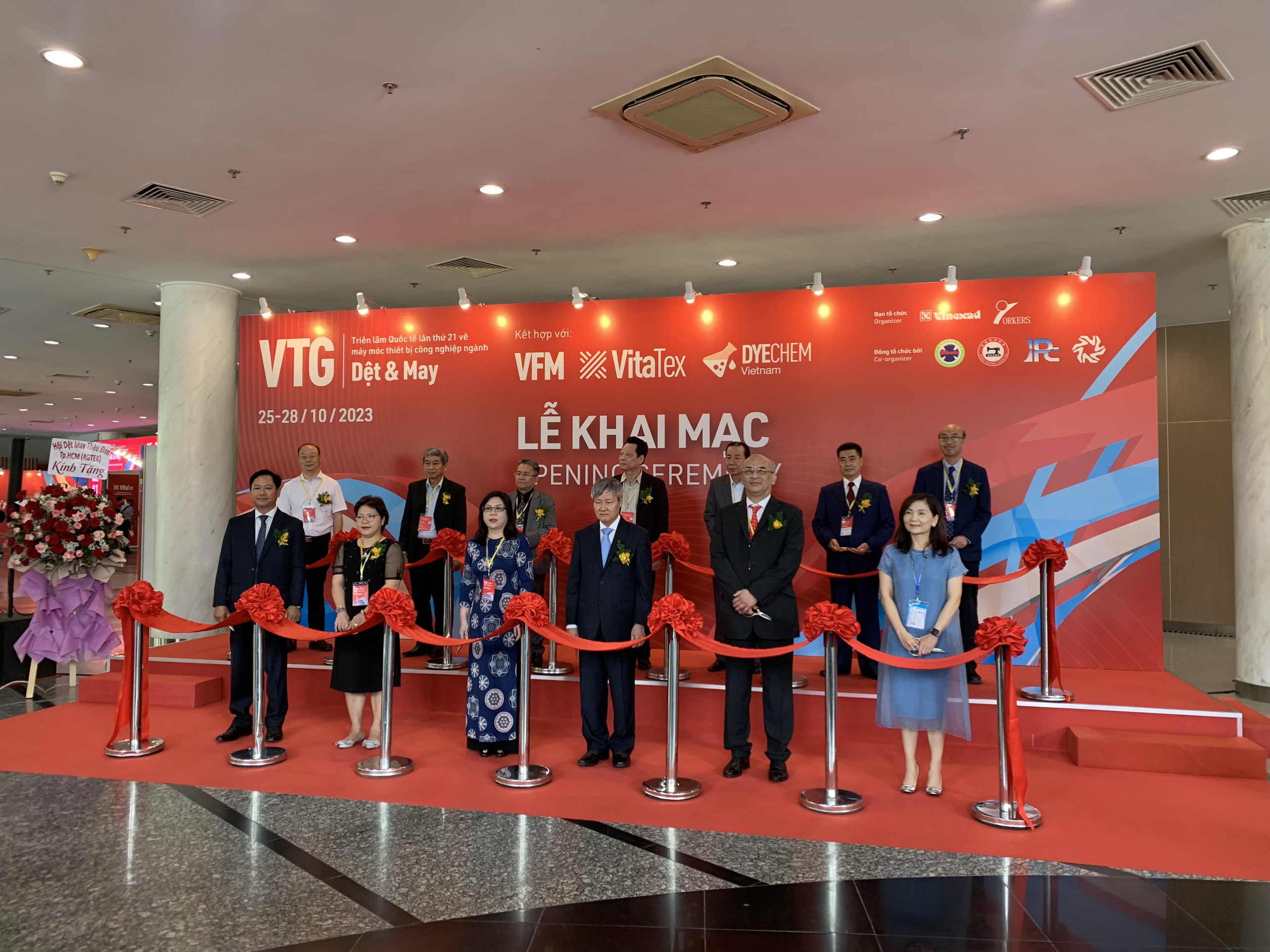 Chuỗi triển lãm quốc tế ngành công nghiệp dệt may, giày da diễn ra trong bối cảnh ngành công nghiệp trọng điểm này đã và đang tiếp tục nâng tầm vị thế mình trên trường quốc tế.