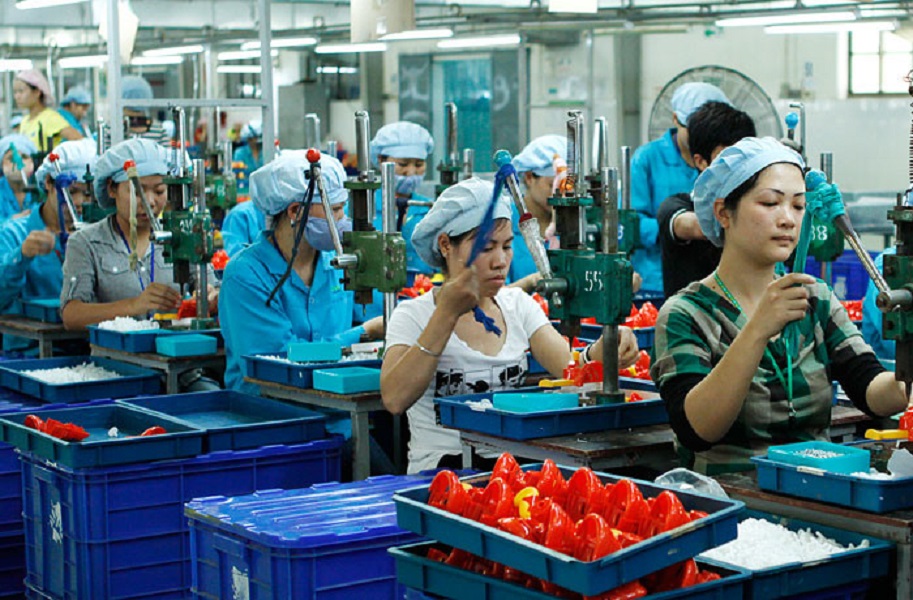 Doanh nghiệp nhỏ và vừa gặp khó khăn trong việc tiếp cận vốn tín dụng và tìm kiếm khách hàng. Ảnh minh họa.