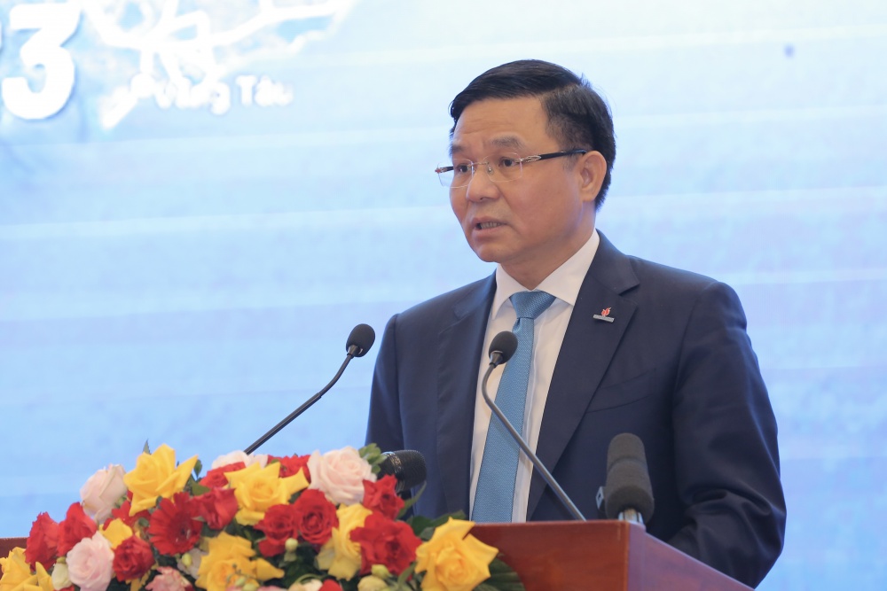 Mr. Le Manh Hung, PetroVietnam General Director.