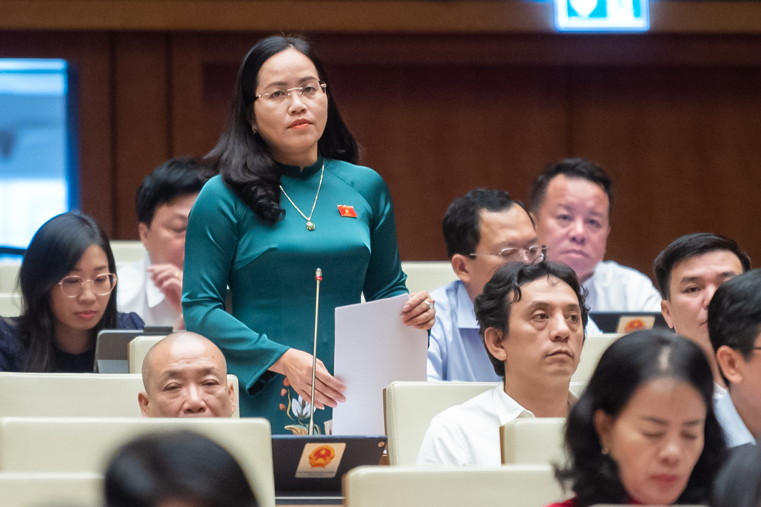 ại biểu Hồ Thị Kim Ng&acirc;n, đo&agrave;n Bắc Kạn: Cần sớm sửa đổi, bổ sung bộ ti&ecirc;u ch&iacute; n&ocirc;ng th&ocirc;n mới đảm bảo ph&ugrave; hợp với thực tiễn.