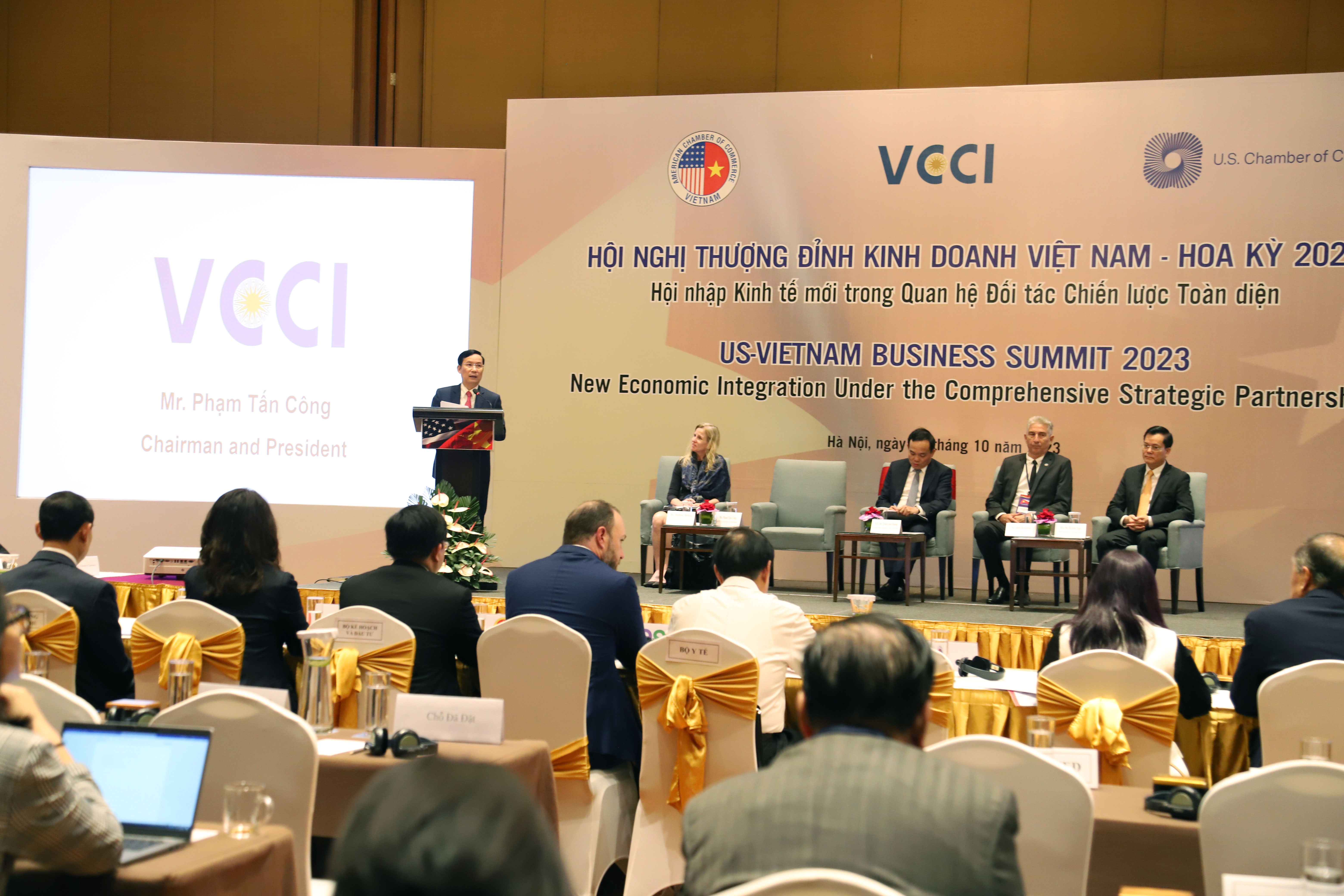 Ông Phạm Tấn Công: 