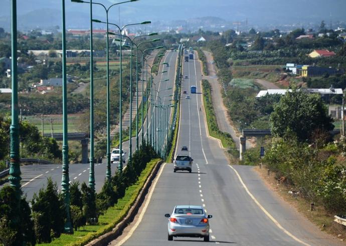 Giai đoạn 1, tuyến có quy mô 4 làn xe, bề rộng nền đường 17m.