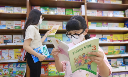 Tranh luận việc Bộ Giáo dục và Đào tạo biên soạn một bộ sách giáo khoa