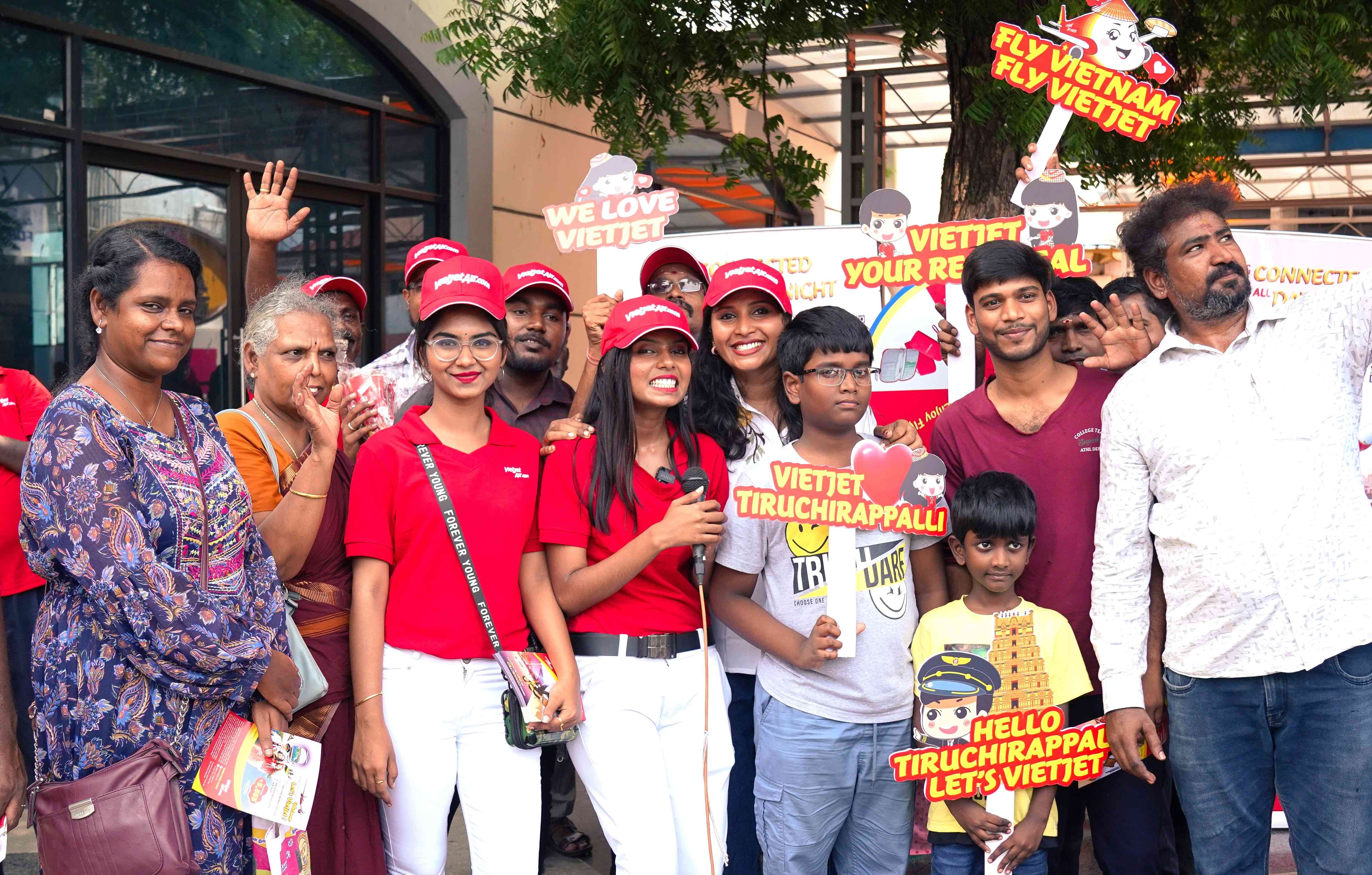 Vietjet gây ấn tượng khó phai với đường bay thẳng giữa TP.HCM - Tiruchirappalli - Ấn Độ. (Ảnh: T.L). 