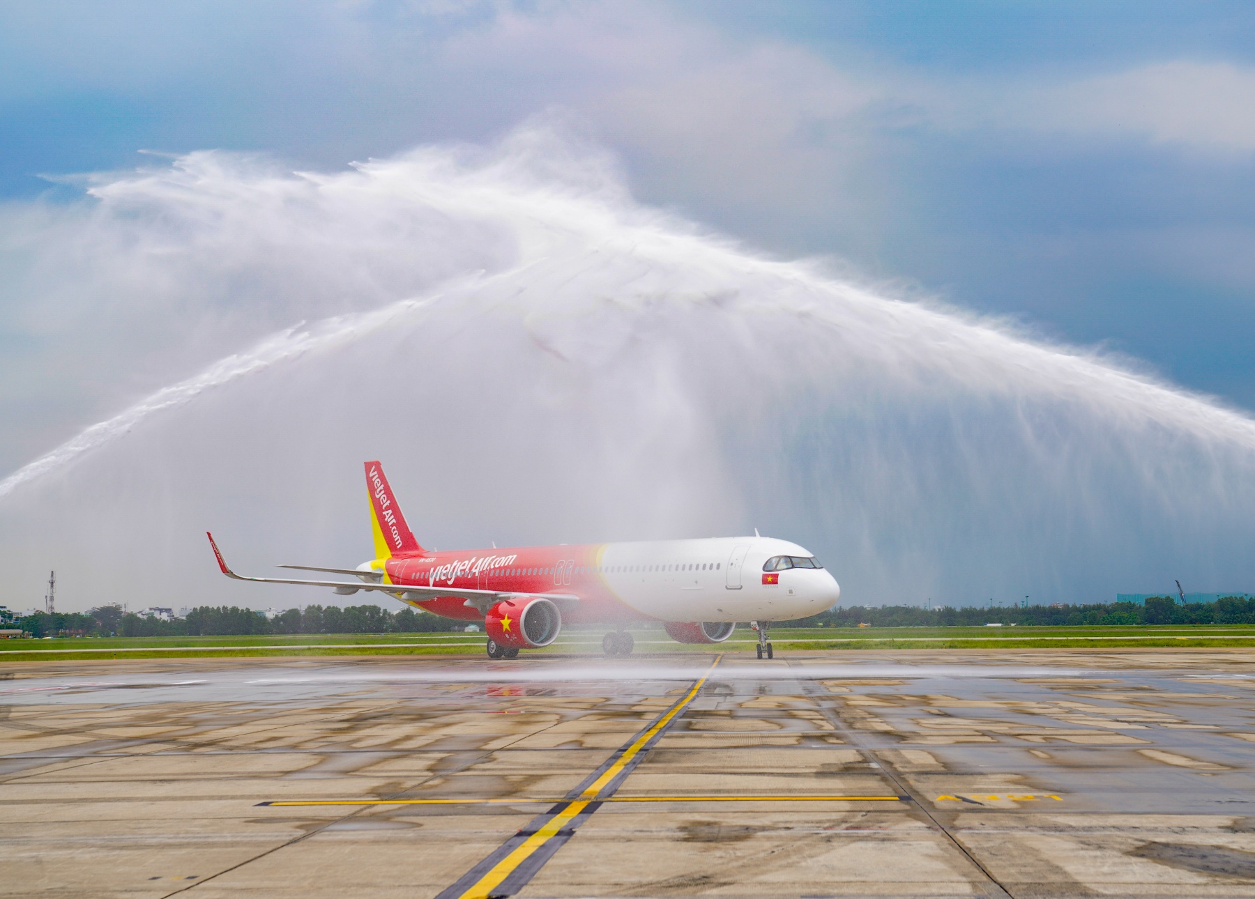 Vietjet đ&oacute;n t&agrave;u bay thứ 101, mở rộng mạng bay quốc tế. (Ảnh: T.L).