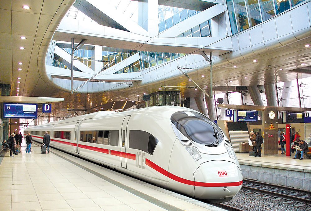 Ưu tiên ngân sách nhà nước trung hạn và hàng năm để đầu tư kết cấu hạ tầng đường sắt, đặc biệt là đường sắt tốc độ cao.