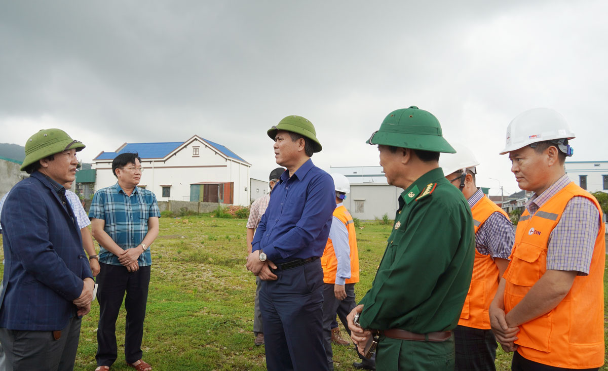 Chủ tịch UBND tỉnh Quảng Bình kiểm tra khu vực bố trí tái định cư Dự án Nhà máy Nhiệt điện Quảng Trạch I tại thôn Vịnh Sơn 