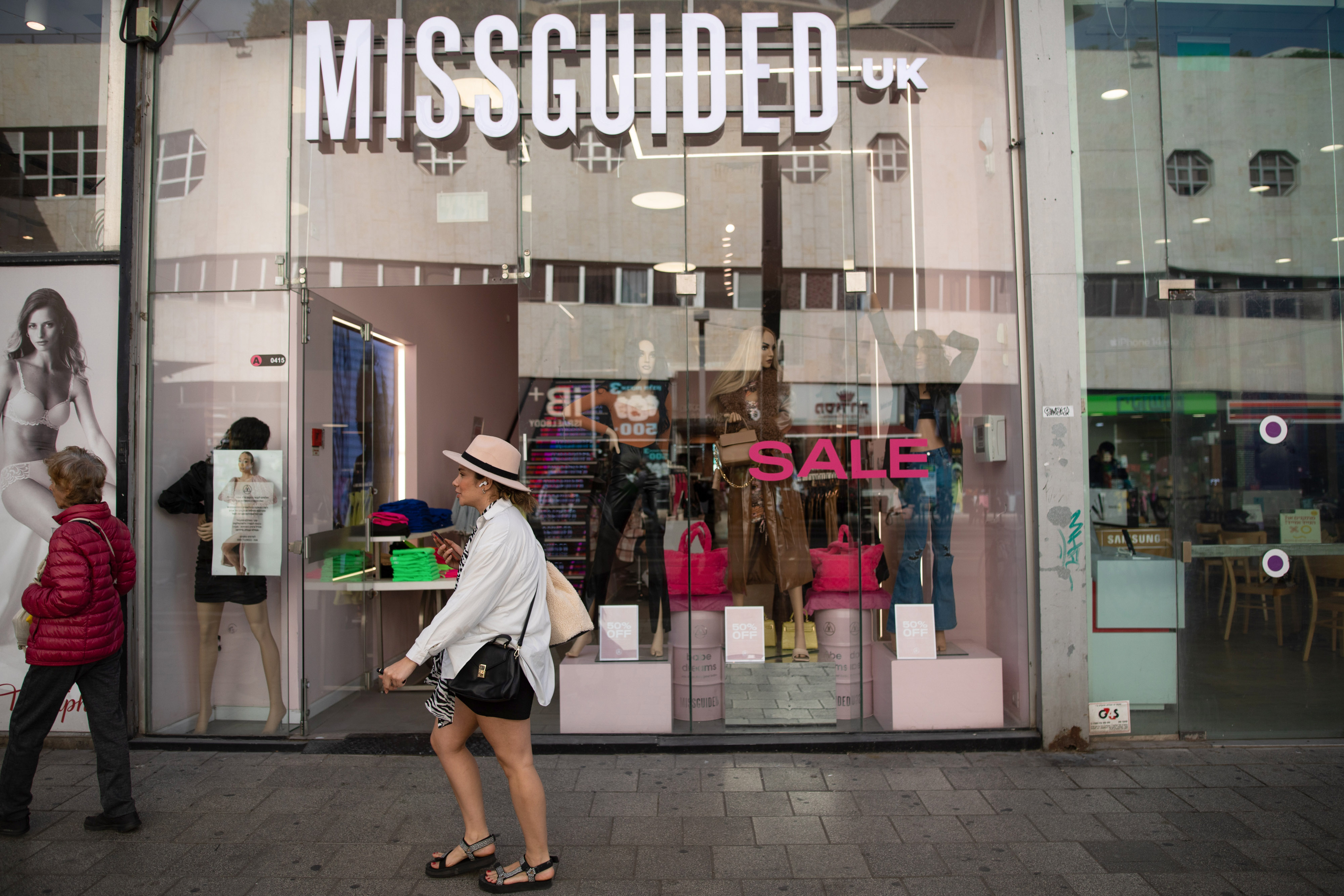 Shein mua lại Missguided để mở rộng thị phần và phạm vi tiếp cận tới châu Âu.