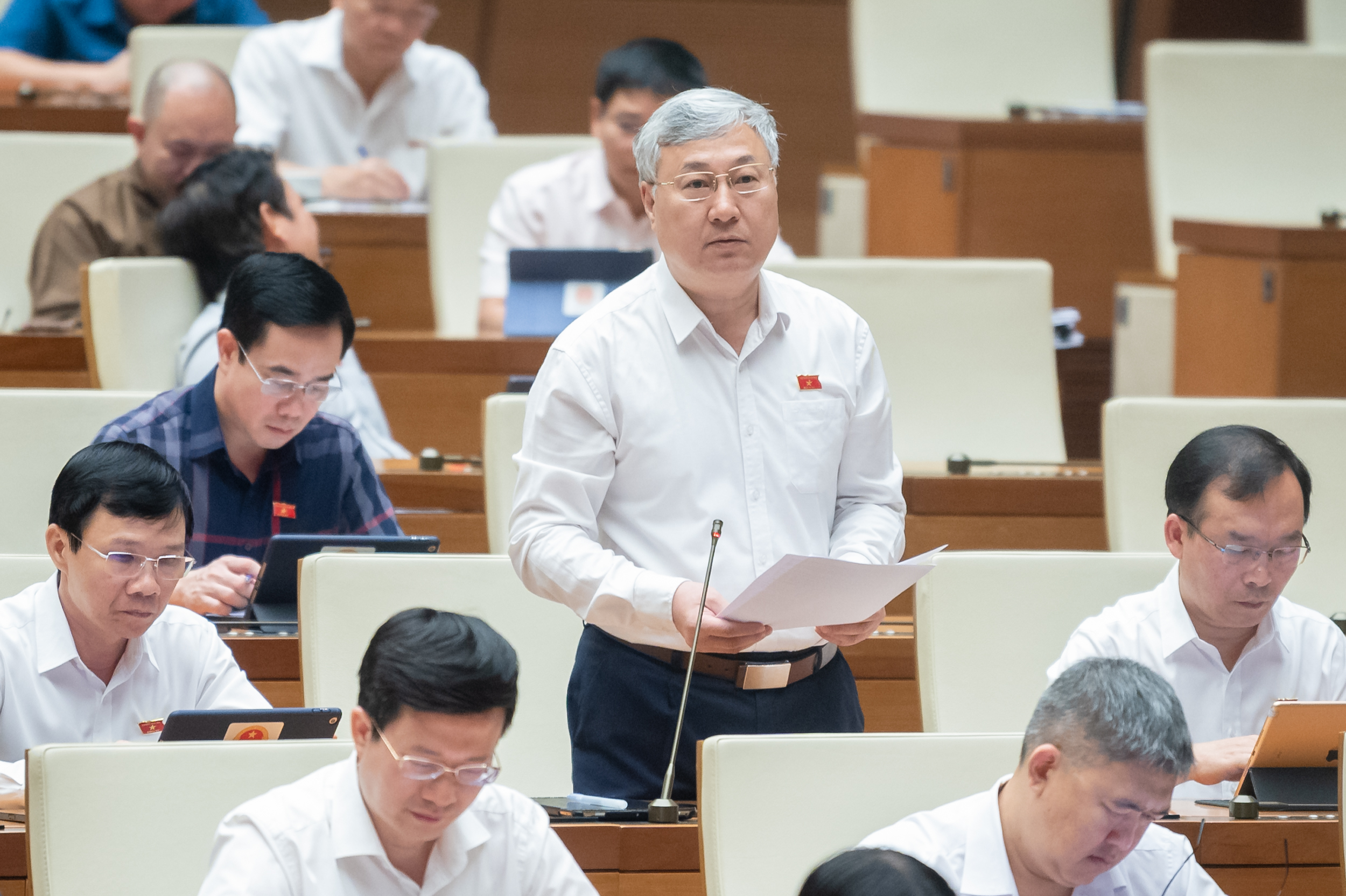 Đại biểu Trần Văn L&acirc;m, Đo&agrave;n Đại biểu Quốc hội tỉnh Bắc Giang cho rằng ch&iacute;nh s&aacute;ch ho&agrave;n thuế VAT c&oacute; nhiều bất cập,&nbsp;c&oacute; thể tăng rủi ro sai phạm, g&acirc;y thất thu ng&acirc;n s&aacute;ch.