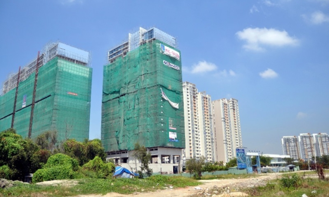  Thị trường ảm đạm, tồn kho cao khiến các doanh nghiệp bất động sản cạn kiệt dòng tiền.