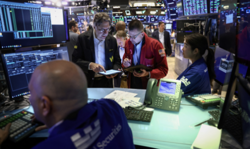 Chứng khoán Mỹ tăng điểm mạnh sau cuộc họp Fed, giá dầu xuống đáy 3 tuần