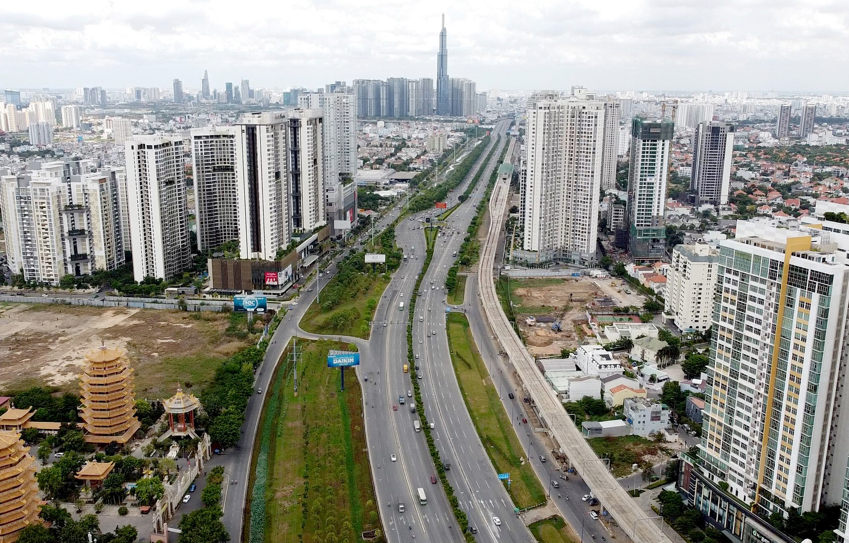 Nhiều doanh nghiệp xây dựng, bất động sản đang gặp khó khăn - Ảnh minh hoạ