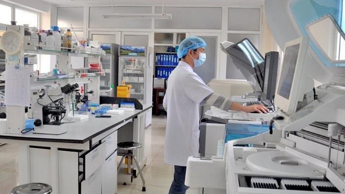 Để tháo gỡ các khó khăn trong thực tiễn, cần ban hành các văn bản có tính căn cơ để giải quyết vấn đề mua sắm trang thiết bị y tế.