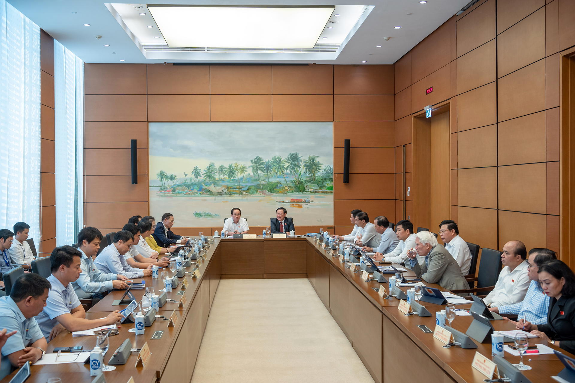 C&aacute;c đại biểu thảo luận tại tổ về Luật Bảo hiểm x&atilde; hội (sửa đổi).