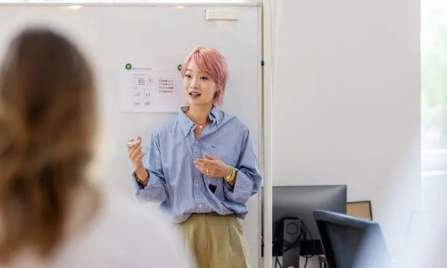 Nhu cầu tuyển dụng việc làm AI tăng mạnh, thu nhập 6 chữ số