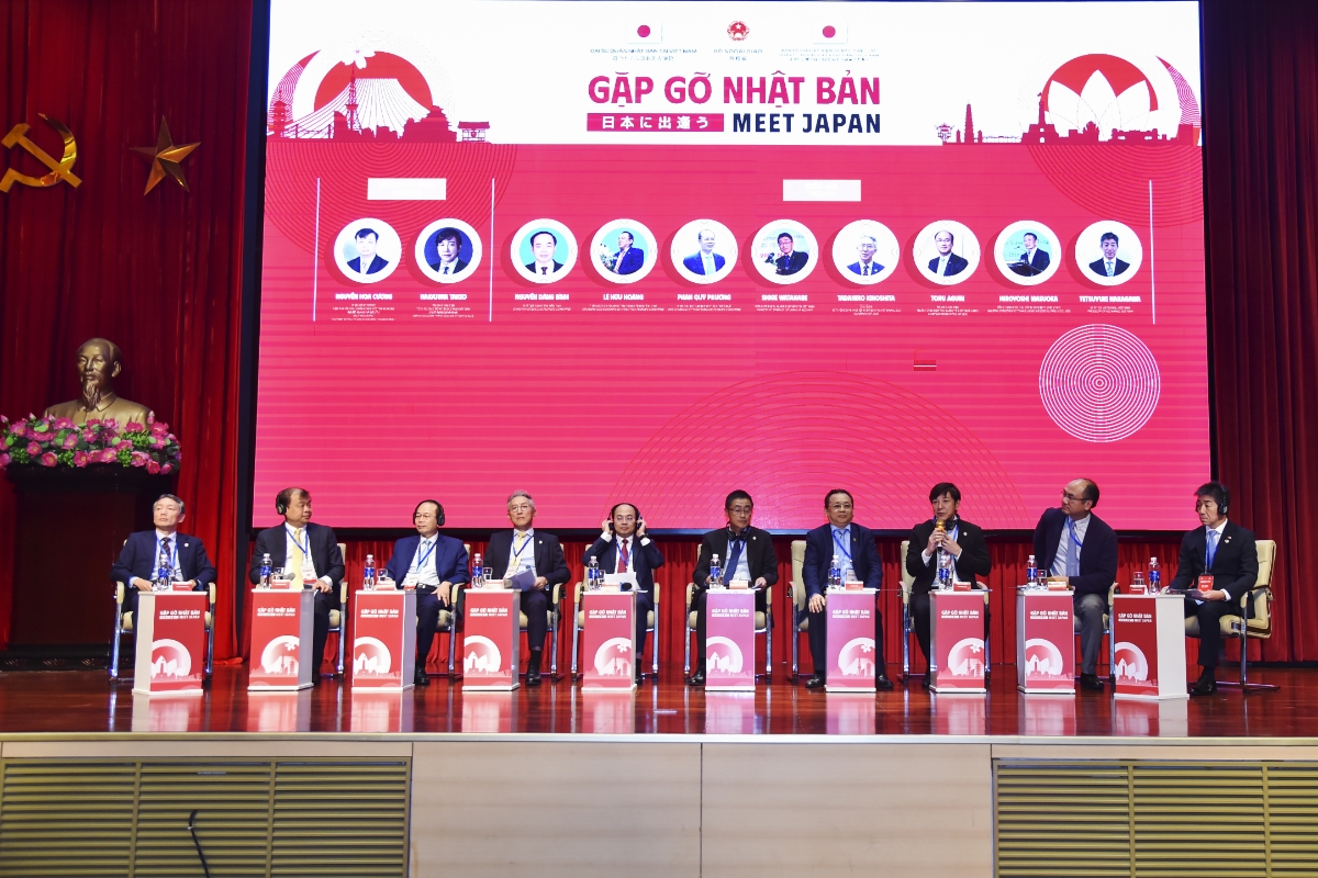 Tại phi&ecirc;n thảo luận, c&aacute;c đại biểu l&agrave; chuy&ecirc;n gia kinh tế, l&atilde;nh đạo địa phương, c&aacute;c doanh nghiệp... đ&atilde; đ&oacute;ng g&oacute;p nhiều &yacute; kiến để g&oacute;p phần gi&uacute;p doanh nghiệp Việt Nam - Nhật Bản mở rộng giao thương, hợp t&aacute;c.&nbsp;