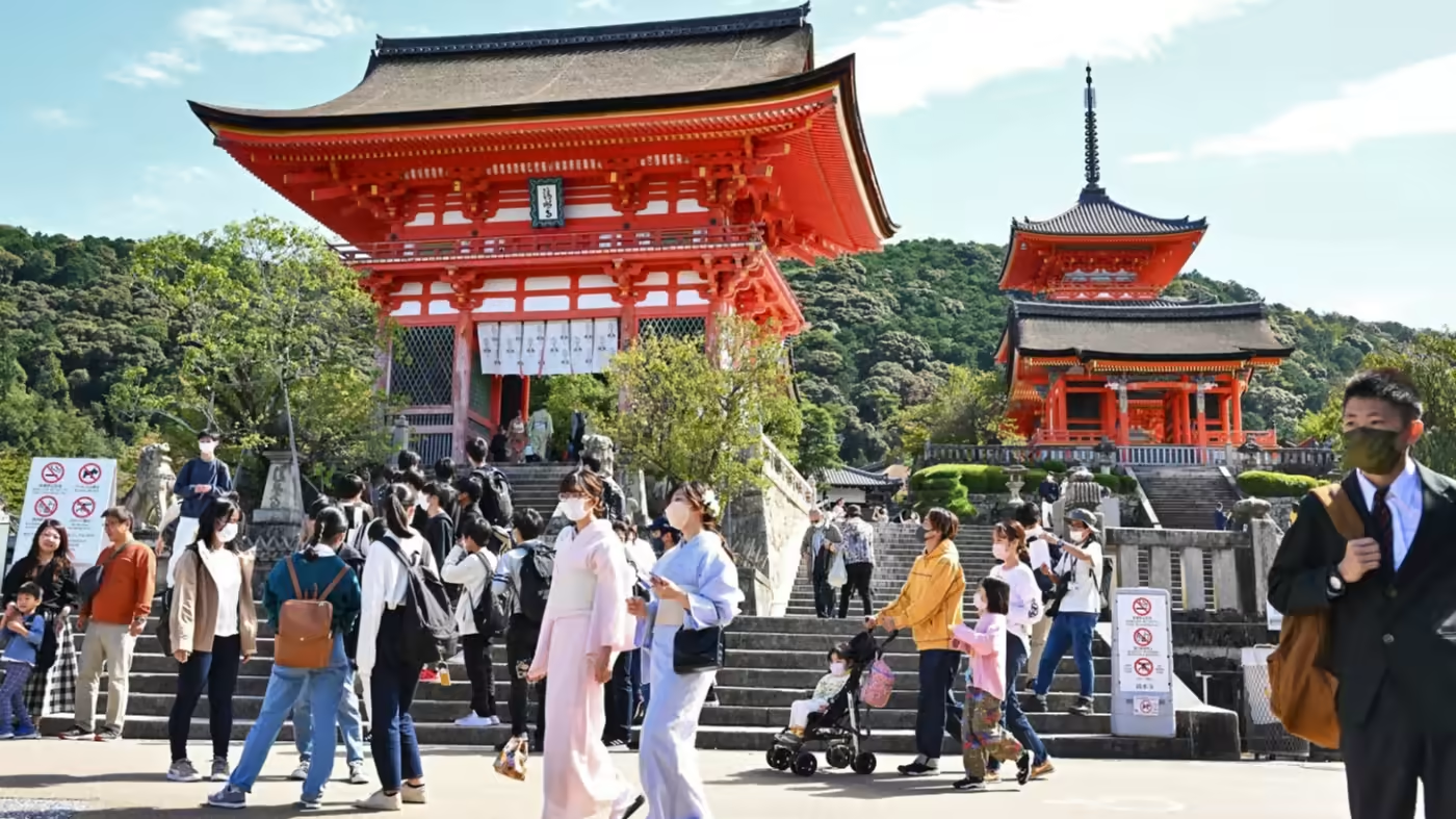 Từ 1/11, c&aacute;c cơ quan đại diện của Nhật Bản tại H&agrave; Nội v&agrave; TP.HCM sẽ&nbsp;bắt đầu&nbsp;cấp thị thực điện tử cho c&ocirc;ng d&acirc;n Việt Nam&nbsp;tham gia c&aacute;c đo&agrave;n du lịch trọn g&oacute;i.