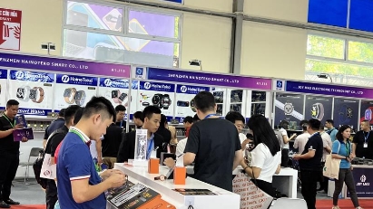 Expo for electronics and smart devices opens in Hanoi
