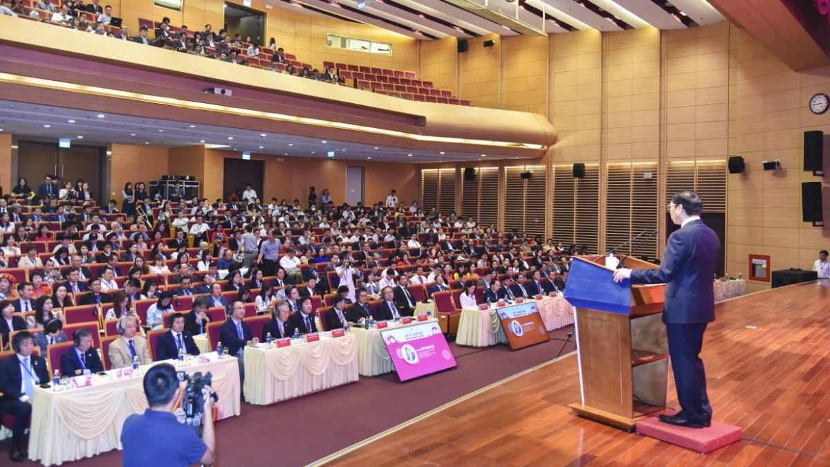 Theo Bộ trưởng Bộ Ngoại giao B&ugrave;i Thanh Sơn, hợp t&aacute;c Việt Nam - Nhật Bản đang ở v&agrave;o giai đoạn ph&aacute;t triển tốt đẹp nhất trong lịch sử quan hệ hai nước. Việt Nam vinh dự l&agrave; điểm đến trong c&aacute;c chuyến c&ocirc;ng du nước ngo&agrave;i đầu ti&ecirc;n sau khi nhậm chức của c&aacute;c Thủ tướng Nhật Bản như Thủ tướng Shinzo Abe v&agrave; Thủ tướng Suga Yoshihide v&agrave;o c&aacute;c năm 2013 v&agrave; 2020.