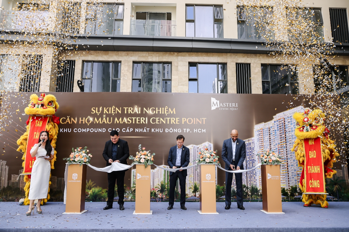 Masterise Homes đ&atilde; ch&iacute;nh thức khai trương căn hộ thực tế từ s&aacute;ng 3/11 v&agrave; ch&agrave;o đ&oacute;n h&agrave;ng ng&agrave;n kh&aacute;ch h&agrave;ng mỗi ng&agrave;y đến dự &aacute;n Masteri Centre Point.