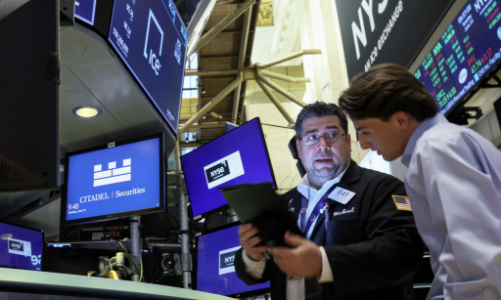 Chứng khoán Mỹ giữ đà tăng mạnh sau báo cáo việc làm, giá dầu giảm mạnh