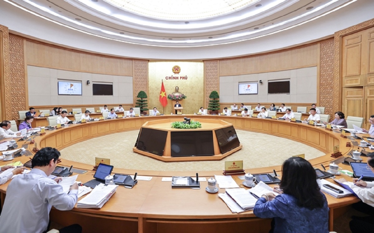 Thủ tướng nhấn mạnh, cần tập trung tháo gỡ khó khăn để mở rộng, thúc đẩy sản xuất kinh doanh, khơi thông, huy động và sử dụng hiệu quả các nguồn lực. Ảnh: VGP.