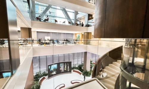 Việt Nam đã sản xuất được kính siêu trắng