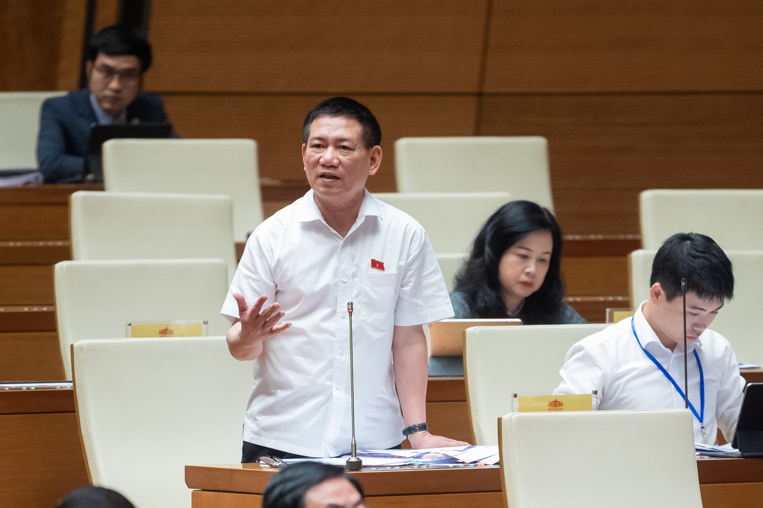 Bộ trưởng Bộ T&agrave;i ch&iacute;nh Hồ Đức Phớc trả lời đại biểu Nguyễn Đại Thắng về việc xuất h&oacute;a đơn.