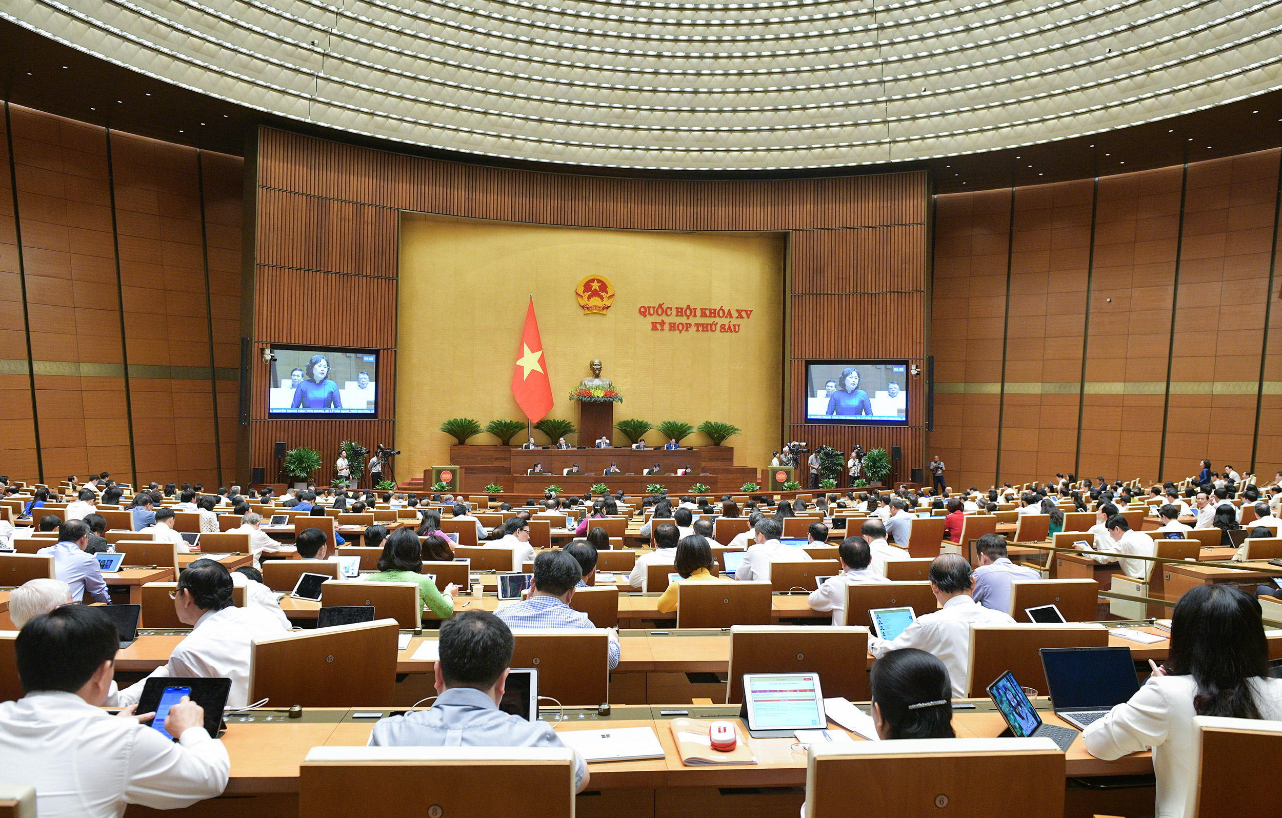 To&agrave;n cảnh phi&ecirc;n chất vấn s&aacute;ng 6/11/2023 của Quốc hội.