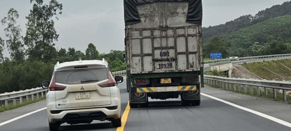 Nhiều tuyến cao tốc 2 làn xe còn ẩn chứa nhiều nguy hiểm.