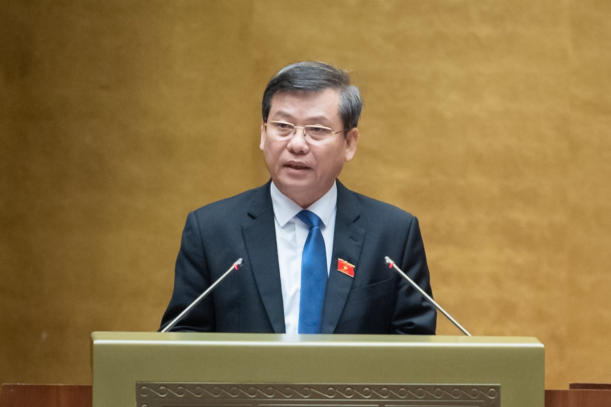 Viện trưởng Viện kiểm sát nhân dân tối cao Lê Minh Trí báo cáo việc thực hiện một số nghị quyết của Quốc hội về giám sát chuyên đề, chất vấn. Ảnh - Quochoi.vn.