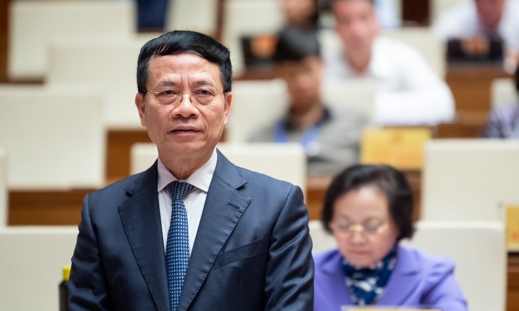 Bộ trưởng Bộ thông tin và Truyền thông Nguyễn Mạnh trả lời chất vấn của các đại biểu Quốc hội chiều ngày 7/11/2023.
