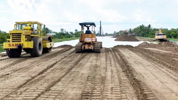 Dùng cát biển làm vật liệu đắp nền đường giao thông