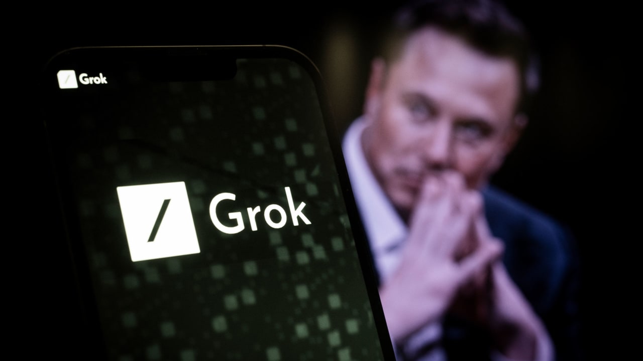 Elon Musk cho biết Grok chỉ thua GPT-4 của OpenAI