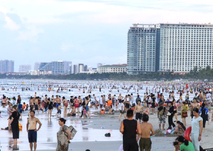 Biển Mỹ khê ngày hè