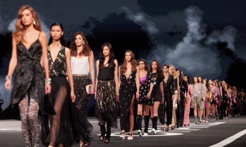 Show diễn Thâm Quyến tiết lộ gì về chiến lược kinh doanh của Chanel tại Trung Quốc?