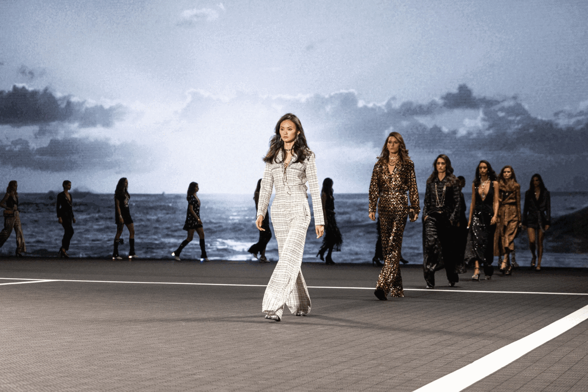BST Chanel Cruise 2024 là show diễn trực tiếp đầu tiên của Chanel tại Trung Quốc sau 4 năm gián đoạn vì đại dịch.
