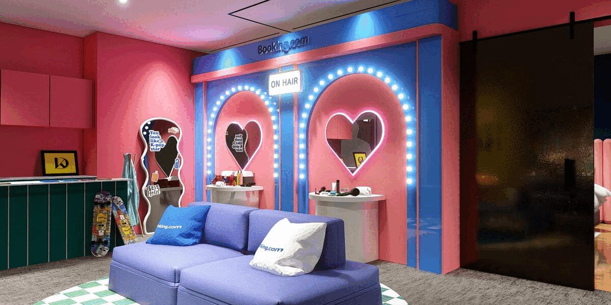 Nền tảng du lịch nổi tiếng Booking.com vừa tung ra chương tr&igrave;nh &ldquo;Ultimate Kpop Experience in Seoul&rdquo;.