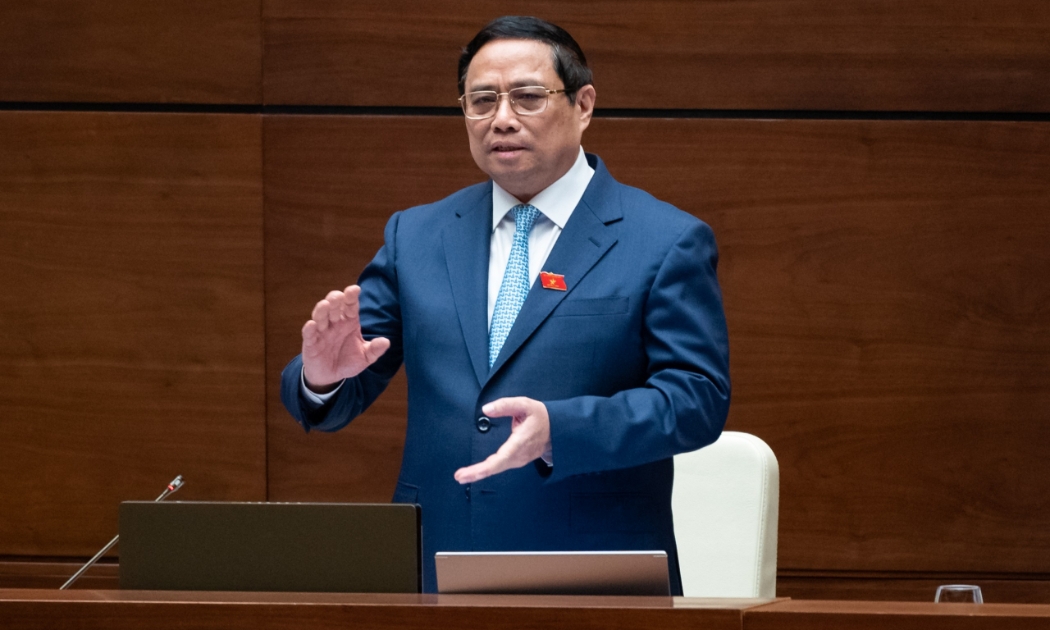 Thủ tướng Chính phủ trả lời chất vấn, sáng 8/11. Ảnh - Quochoi.vn.