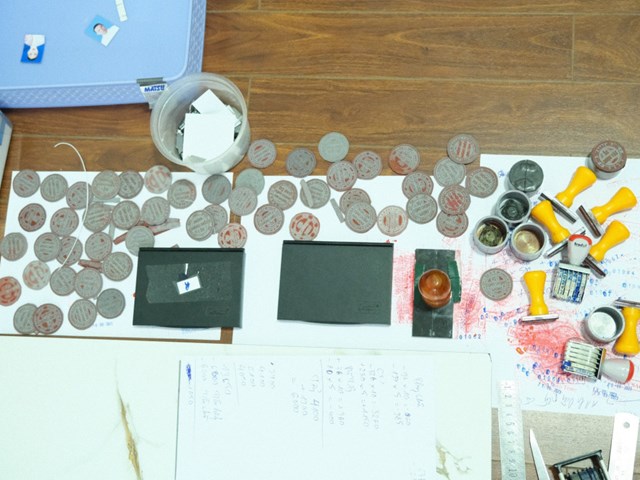 Con dấu giả được c&aacute;c đối tượng d&ugrave;ng để thực hiện h&agrave;nh vi