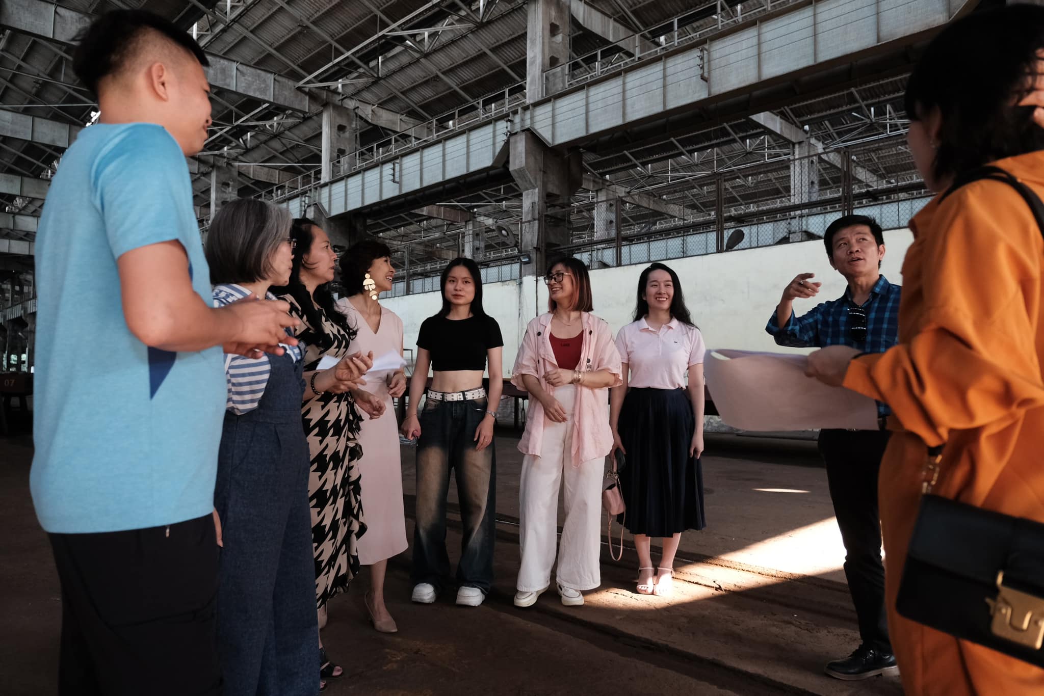Khảo sát không gian Nhà máy Xe lửa Gia Lâm để chuẩn bị cho Show diễn 
