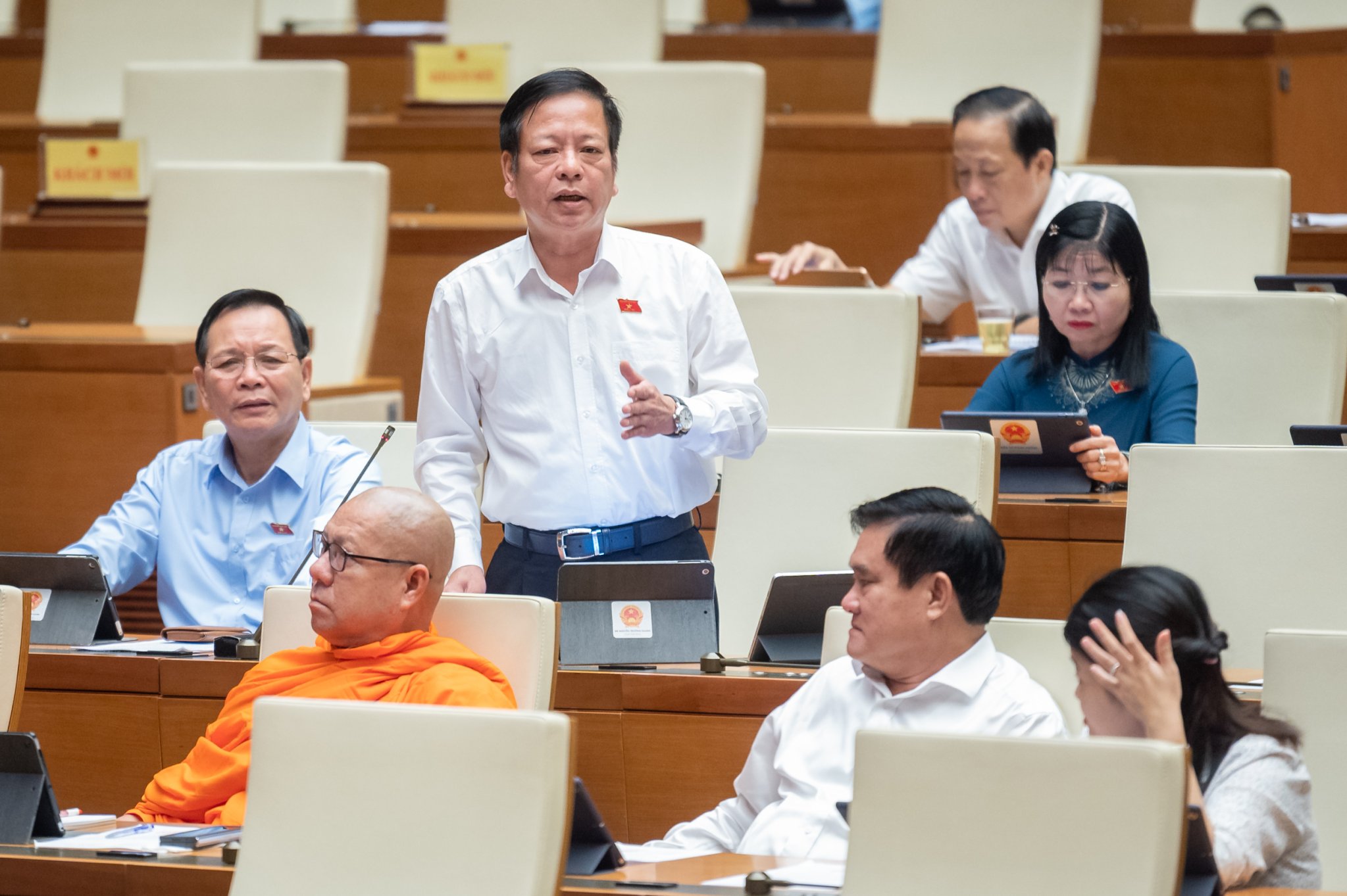 Đại biểu Nguyễn Trường Giang: 