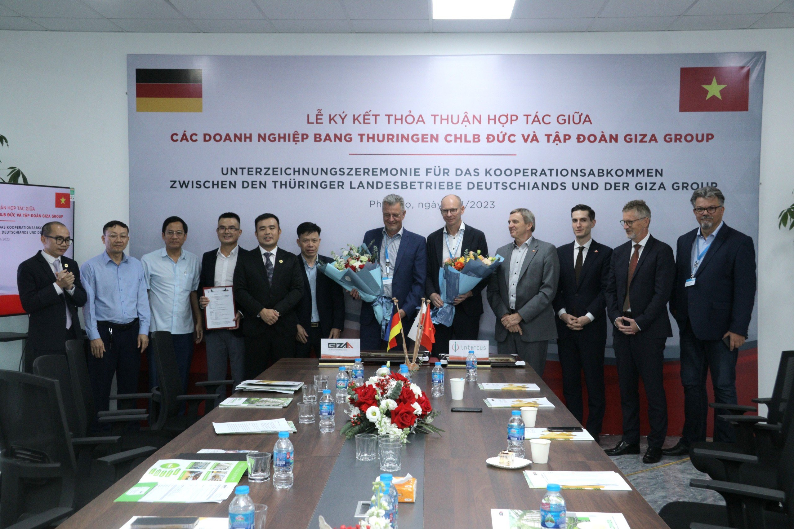 Lễ ký kết giữa Tập đoàn Giza và các công ty của CHLB Đức.